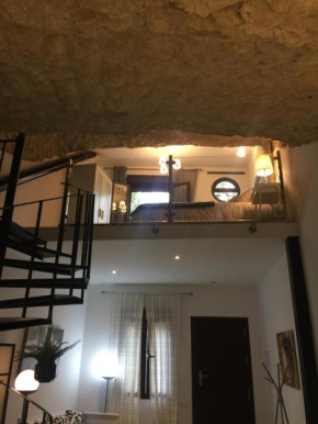 Casa Cueva Un Rincón en la Roca